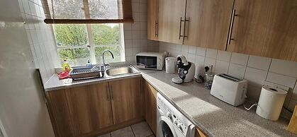 Brondesbury Apartment