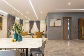 Gloria's Court-BlueWaters