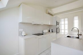 Apt a/c 3br/6p - Saint-lazare/les Champs Elysee