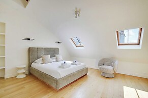 Apt a/c 3br/6p - Saint-lazare/les Champs Elysee