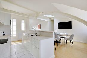 Apt a/c 3br/6p - Saint-lazare/les Champs Elysee