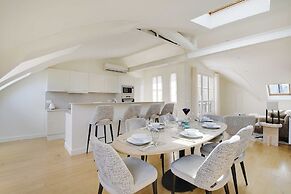 Apt a/c 3br/6p - Saint-lazare/les Champs Elysee