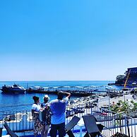 LO NARDO ACCOMMODATION