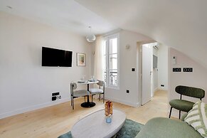 Apt a/c 1br/2p - Saint-lazare/les Champs Elysee
