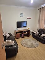 Spacious Large 4BR Home Train Station University