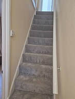 Spacious Large 4BR Home Train Station University