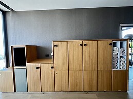 128 LIM - 2106 Stay Only Tower Suite