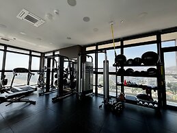 128 LIM - 2002 Stay Only Tower Suite