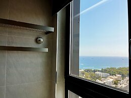 128 LIM - 2001 Stay Only Tower Suite