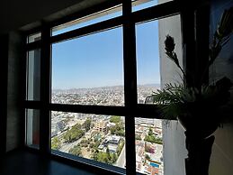 128 LIM - 2001 Stay Only Tower Suite