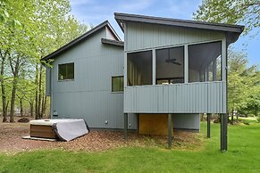Poconos Hideaway - Woods & Wildlife