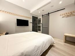 N2 Hotel