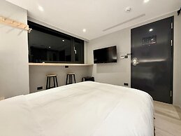 N2 Hotel