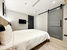 N2 Hotel