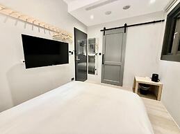 N2 Hotel