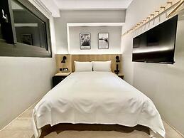 N2 Hotel