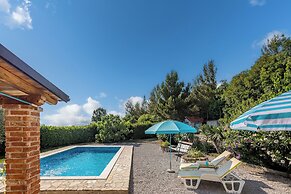 Tiny House With Private Pool Kostrena