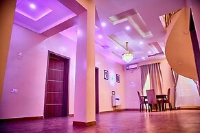 EVC  Apartments