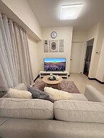 Cozy Modern Apartment Condo Unit