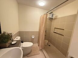 Cozy Modern Apartment Condo Unit