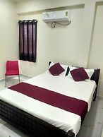SRI NAVANEETHA KRISHNA MAHAL & RESIDENCY