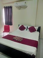 SRI NAVANEETHA KRISHNA MAHAL & RESIDENCY