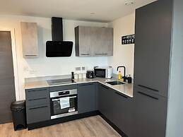 Superb City Centre new Built Flat and gym