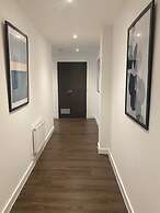 Superb City Centre new Built Flat and gym