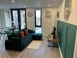 Superb City Centre new Built Flat and gym