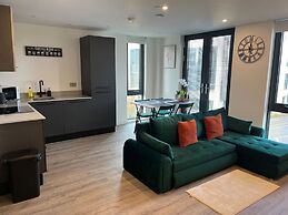Superb City Centre new Built Flat and gym