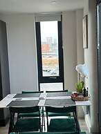 Superb City Centre new Built Flat and gym