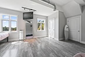 Hidden Retreat 4-homes 134 Acres