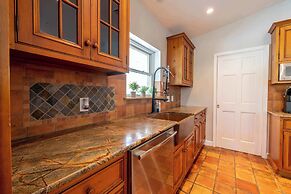Hidden Retreat 4-homes 134 Acres