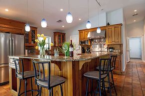Hidden Retreat 4-homes 134 Acres