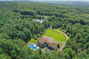 Hidden Retreat 4-homes 134 Acres