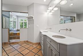 Hidden Retreat 4-homes 134 Acres