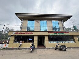 Silverline Regency with Mountain View