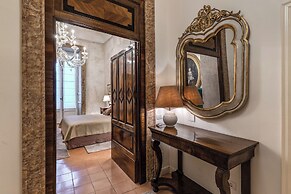 Palazzo Doria Suites