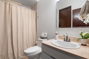 Beachfront Paradise 2BR Crescent Beach Seaside