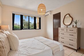 Beachfront Paradise 2BR Crescent Beach Seaside