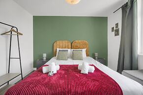 Stylish Modern Apartment - Free Parking - W