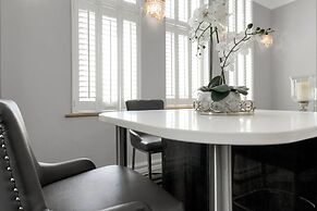 Modern Unique - Central Beach Access