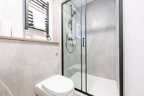 Luxurious 2 Bed Central Cardiff Free EV Charge