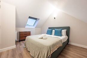 Luxurious 2 Bed Central Cardiff Free EV Charge