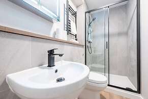 Luxurious 2 Bed Central Cardiff Free EV Charge