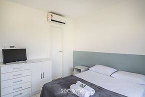 Comfortable Apartment w Pool in Guarajuba Gch0201
