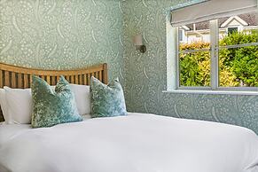The Wild Bloom - From 225 Per Night