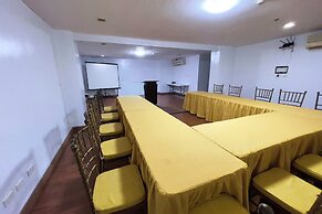 Tagaytay Hotel SixB