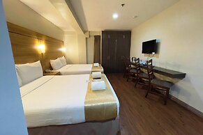 Tagaytay Hotel SixB