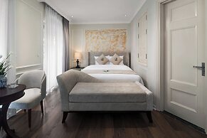Jade Boutique Hotel